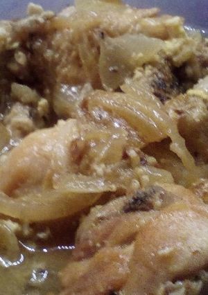 Una foto de Pollo a la pepitoria
