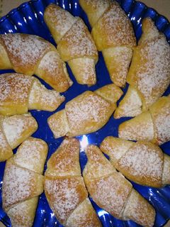 Pillekönnyű túrós kifli recept fotója