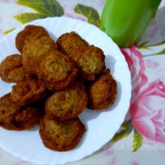 A picture of Split Black Gram fritters.
