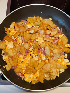 Una foto de Patatas con huevos y bacon