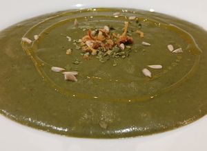 Una foto de Cocina de subsistencia: Puré cremoso de hojas de Borraja