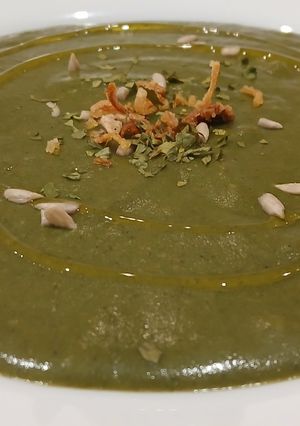 Foto principal de Cocina de subsistencia: Puré cremoso de hojas de Borraja