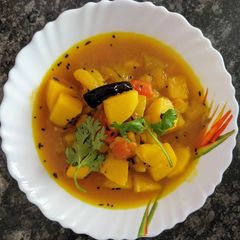 A picture of Lauki aloo ki sabji (cooker cooked).