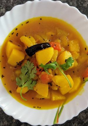 A picture of Lauki aloo ki sabji (cooker cooked).