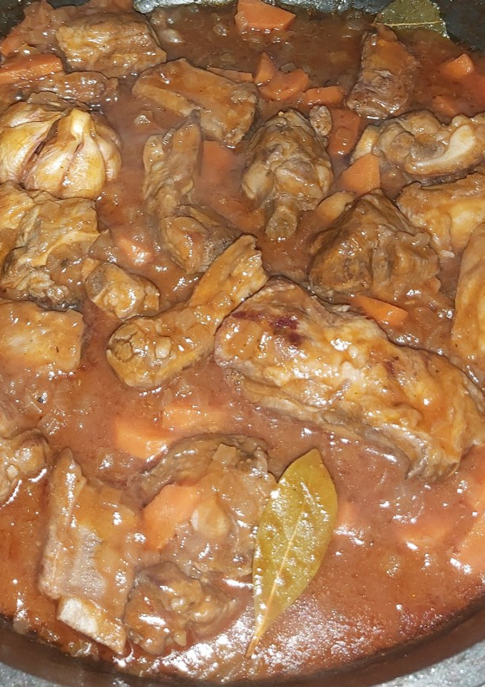 Una foto de Costilla en salsa