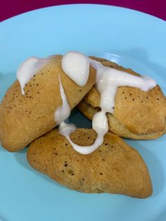Una foto de Empanadillas de pollo con setas al curry