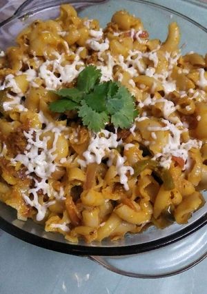 A picture of Cheesy and creamy macaroni.