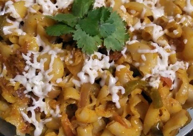 Recipe of Gordon Ramsay Cheesy and creamy macaroni