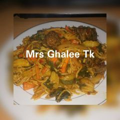 A picture of Pasta with irish and spinach.