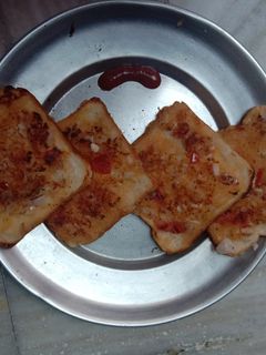 A picture of Bread pizza.