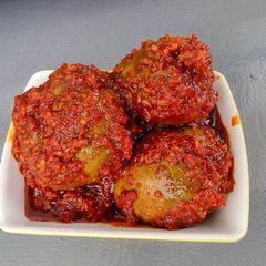 A picture of Dabda achar.