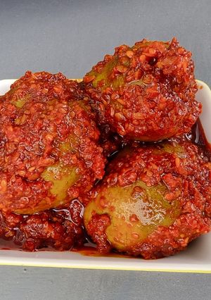 A picture of Dabda achar.