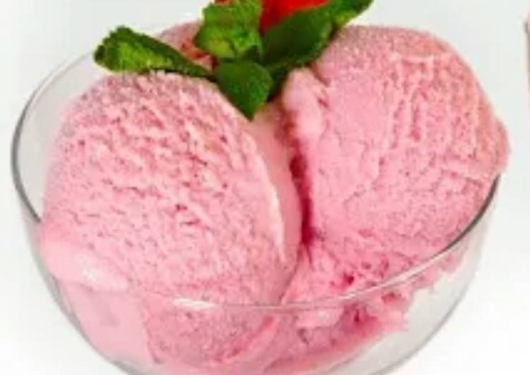 Steps to Make Perfect Strawberry 🍓 Ice Cream without any cream