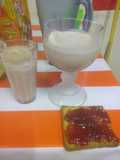Cena mi Licuado con pan integral y mermelada a la Mario, s