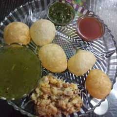 A picture of Golgappe Platter.