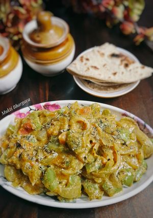 शिमला मिर्च और प्याज़ की स्वादिष्ट सब्ज़ी 😋🌶️🧅 रेसिपी मुख्य फोटो