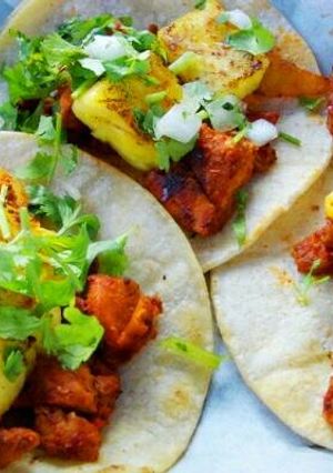 A picture of Tacos al Pastor.