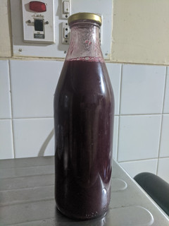 A picture of Grape juice.