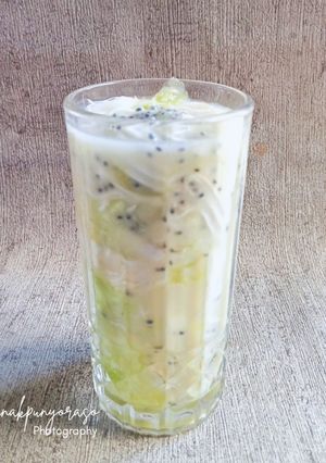 Foto resep Es Timun Yakult Kelapa Muda