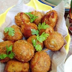 A picture of Potato cheese pakora.