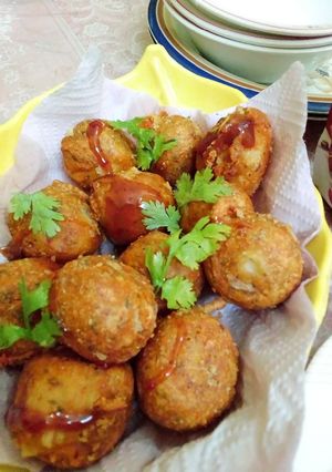 A picture of Potato cheese pakora.