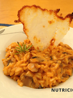 Una foto de Risotto de setas y parmesano