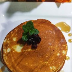 A picture of Fluffy Pan Cake Maple Syrup 😋.