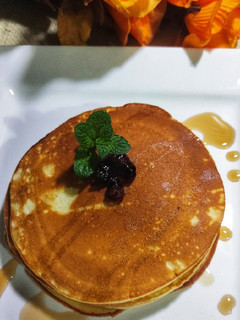 A picture of Fluffy Pan Cake Maple Syrup 😋.