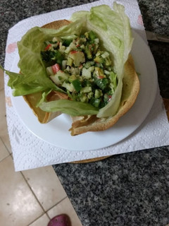 Una foto de Ceviche de Kanikama en Maceta de Tortilla
