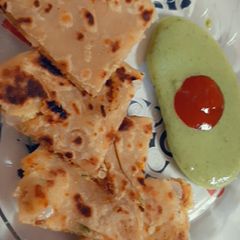 A picture of Stuffed Paneer Paratha.