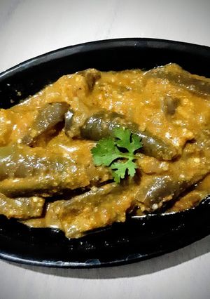 A picture of Badnekayi gojju/Brinjal curry.
