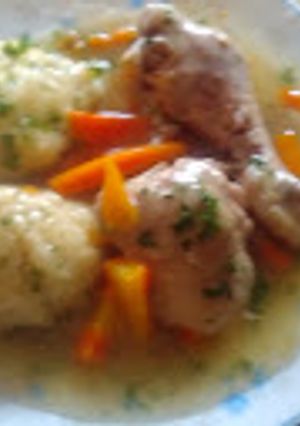 Una foto de Fricasé de pollo con dumplings