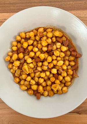 Una foto de 🧄 Garbanzos con ajo y pimentón 🌶️