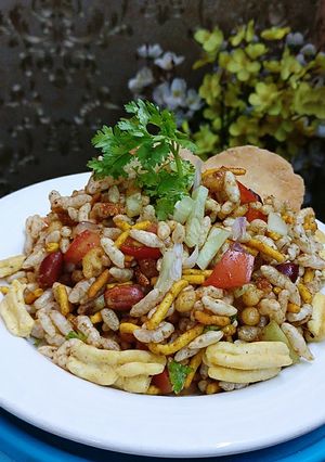 A picture of Gujarati Surti Bhel.