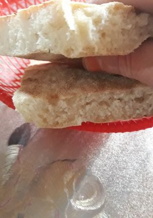 Une photo de Thamthout n ttadjine(galette sur poêle en terre ou en fonte)
