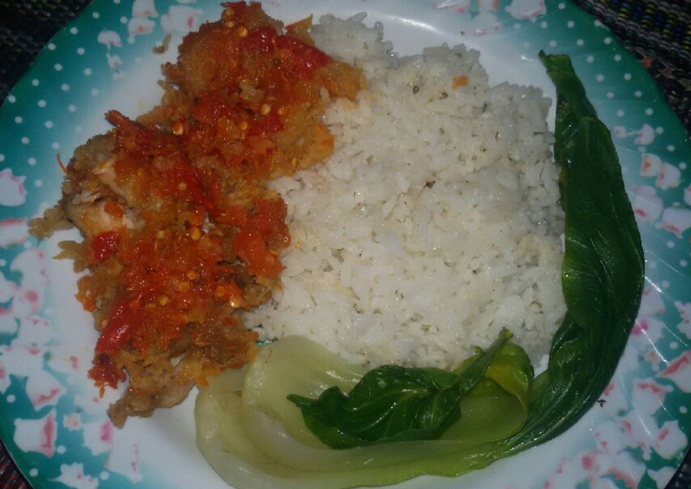 14. Ayam Geprek Huh Hah
