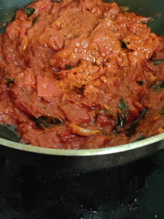 தக்காளி தொக்கு(tomato thokku recipe in tamil) செய்முறை முக்கிய புகைப்படம்