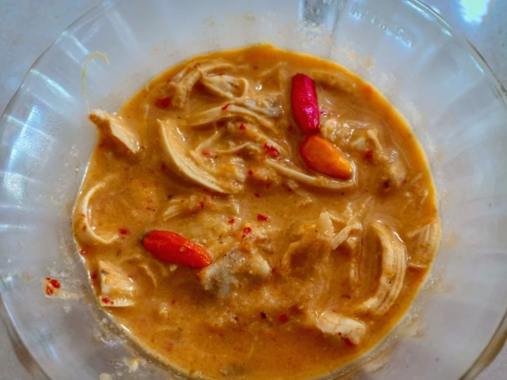 Langkah Mudah untuk Membuat Resep  Asem-asem ayam suwir kukus pedas versi simpel yang Menggugah Selera, Menggugah Selera