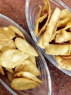 निमकी (Nimki recipe in hindi) रेसिपी मुख्य फोटो