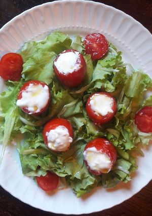 Foto di Salad pomodorini e crescenza