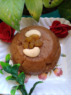 आटे का हलवा (aate ka halwa recipe in Hindi) रेसिपी मुख्य फोटो