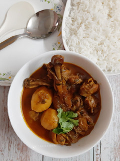 A picture of Gawle Khukhra ko JHOL (Country Chicken soup with Kasuri Methi).