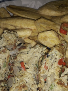 Una foto de Plátano frito con torta de huevo