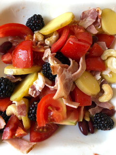 A picture of Thursday Salad.