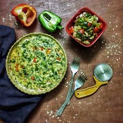 A picture of Quiche with oats crust.