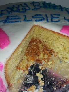 A picture of Lemon cake.
