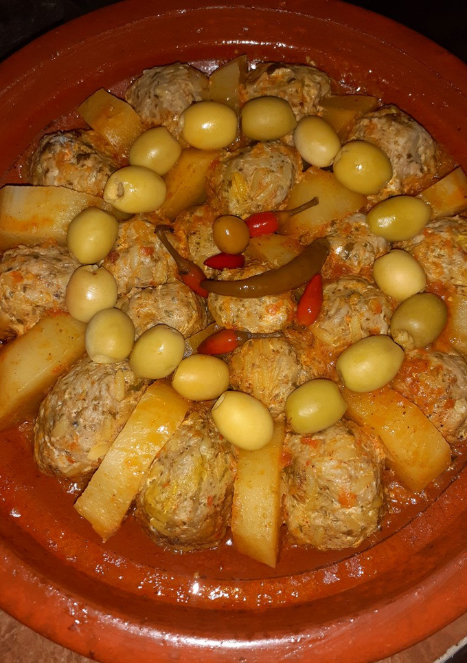 Una foto de Tajine marroquí con sardinas 🐟