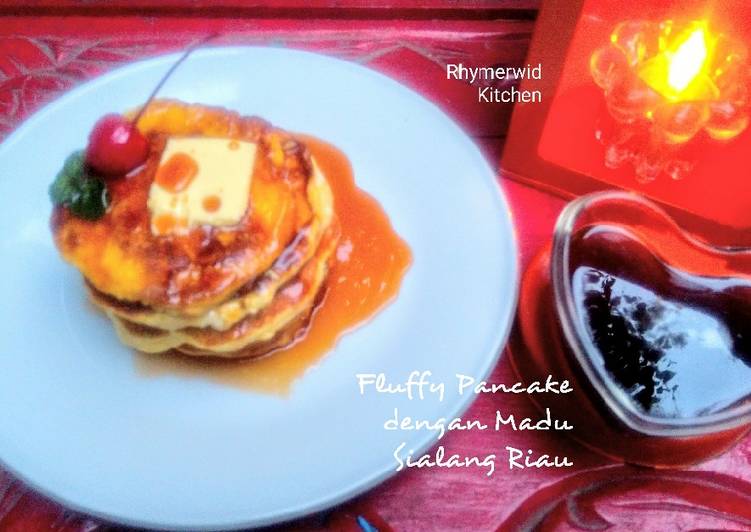 makanan Pancake dengan Madu Sialang Siak Riau yang Enak Banget
