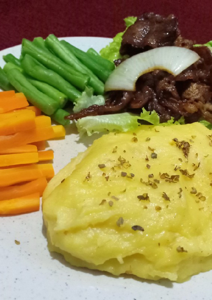 Foto resep Mashed potato&slice beef grill