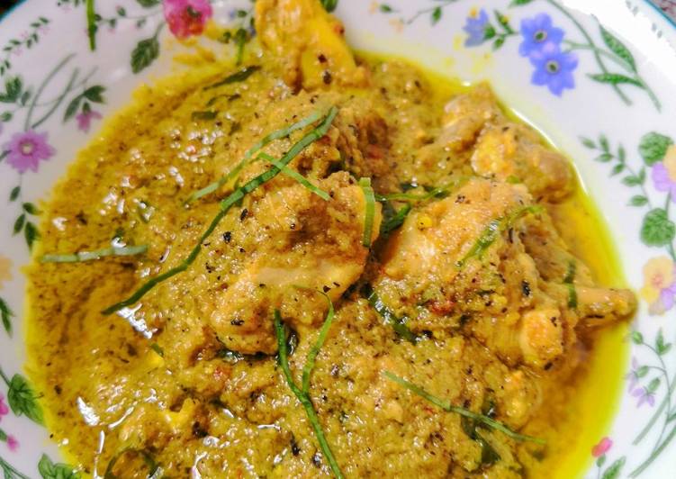 Bagaimana Menyiapkan Rendang ayam kuning yang Lezat Sekali